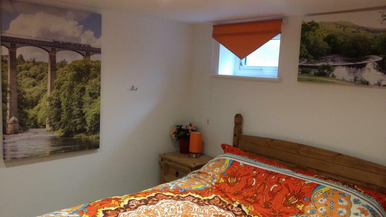 Welsh Row House Apartment Llandegla Ngoại thất bức ảnh