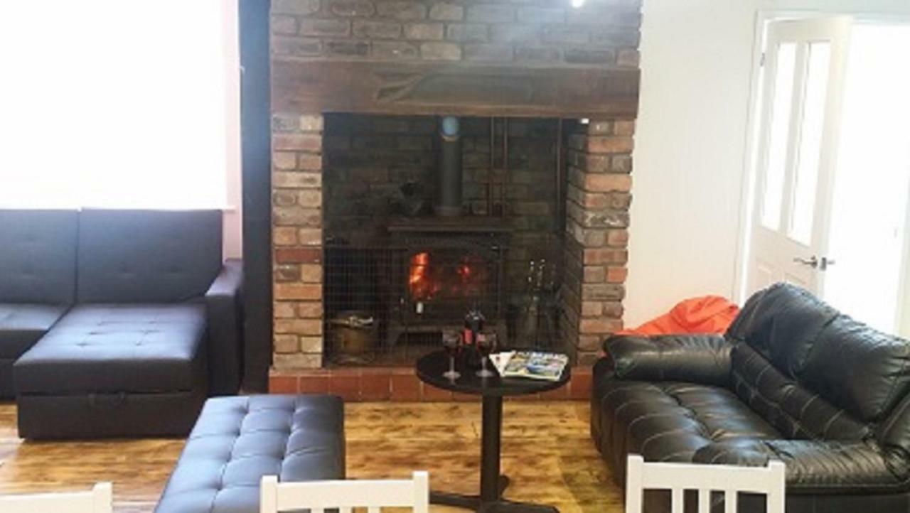 Welsh Row House Apartment Llandegla Ngoại thất bức ảnh